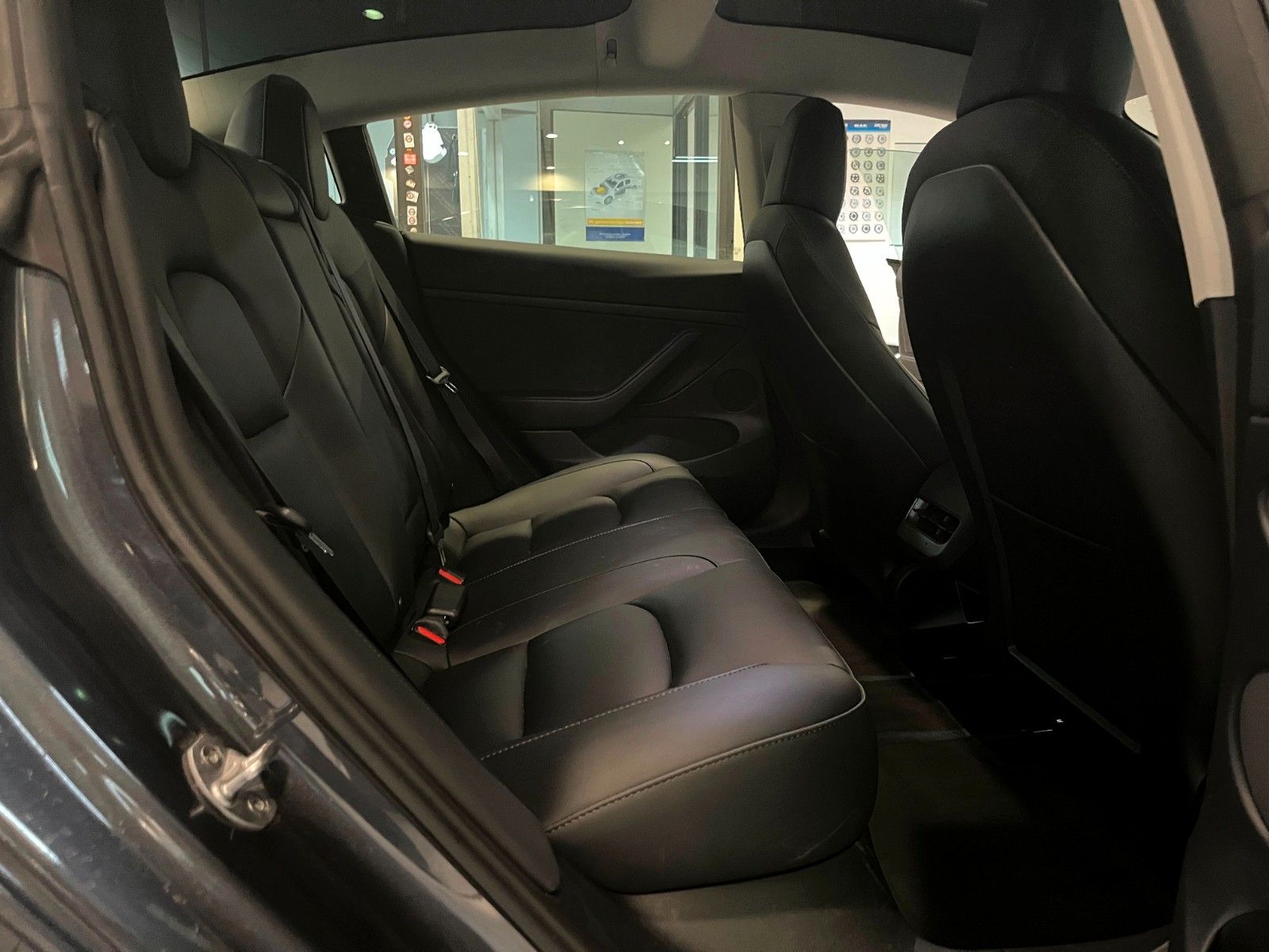 Tesla Model 3 Performance. kaufe auch Teslas an foto 10