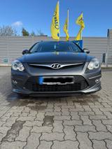 Hyundai I30 cw - Hyundai i30 aus 2010 mit Diesel-Antrieb
