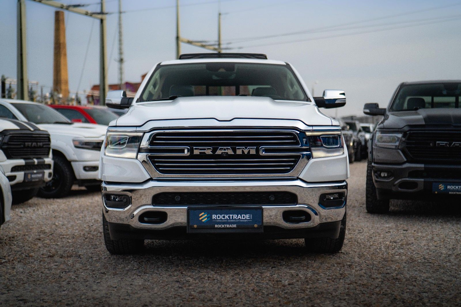 Fahrzeugabbildung Dodge RAM 5.7 V8 HEMI 4x4 LARAMIE LPG *Unfallfrei*Pano