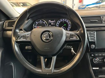 Skoda Superb Combi Style 4x4 *Shz*PDC*AHK*