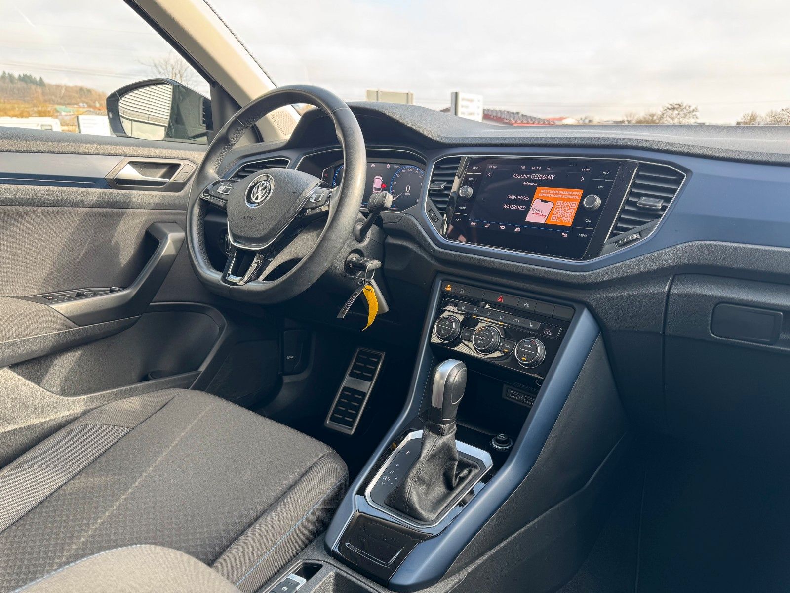 Fahrzeugabbildung Volkswagen T-Roc Style+RLine+AHK+ACC+LED+MirrowLink