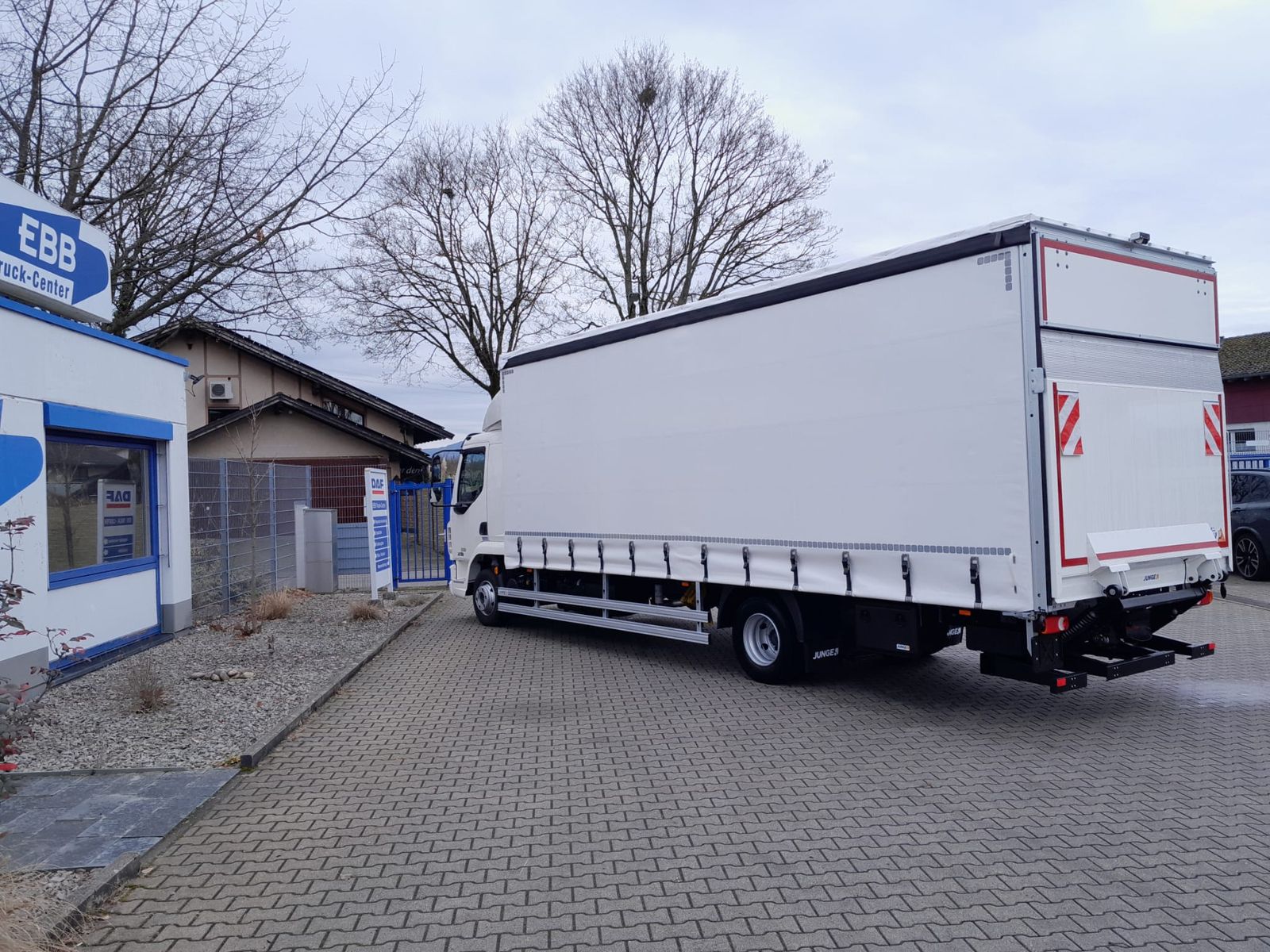Fahrzeugabbildung DAF FA XB 230 12t Junge Curtainsider