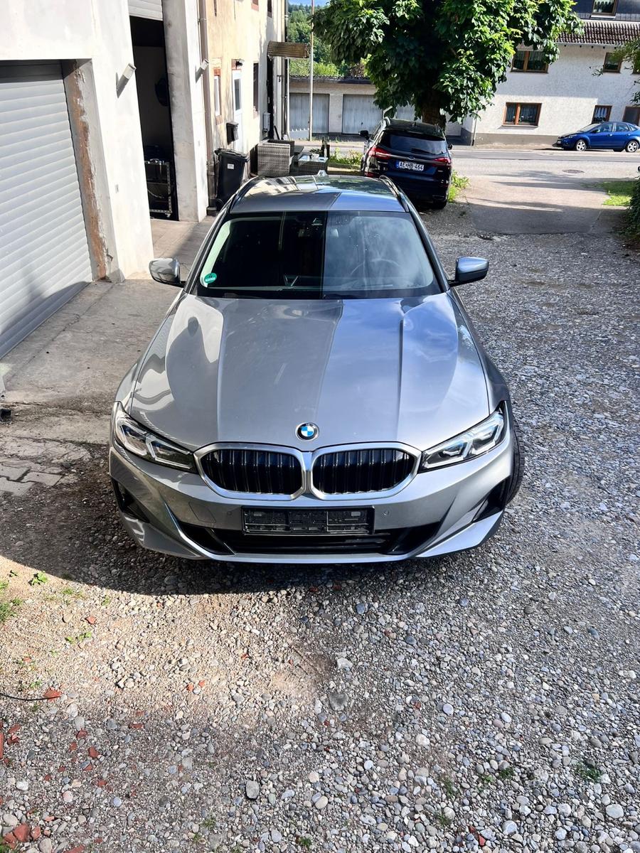 BMW 3 Series i Touring Auto, миниатюра 3