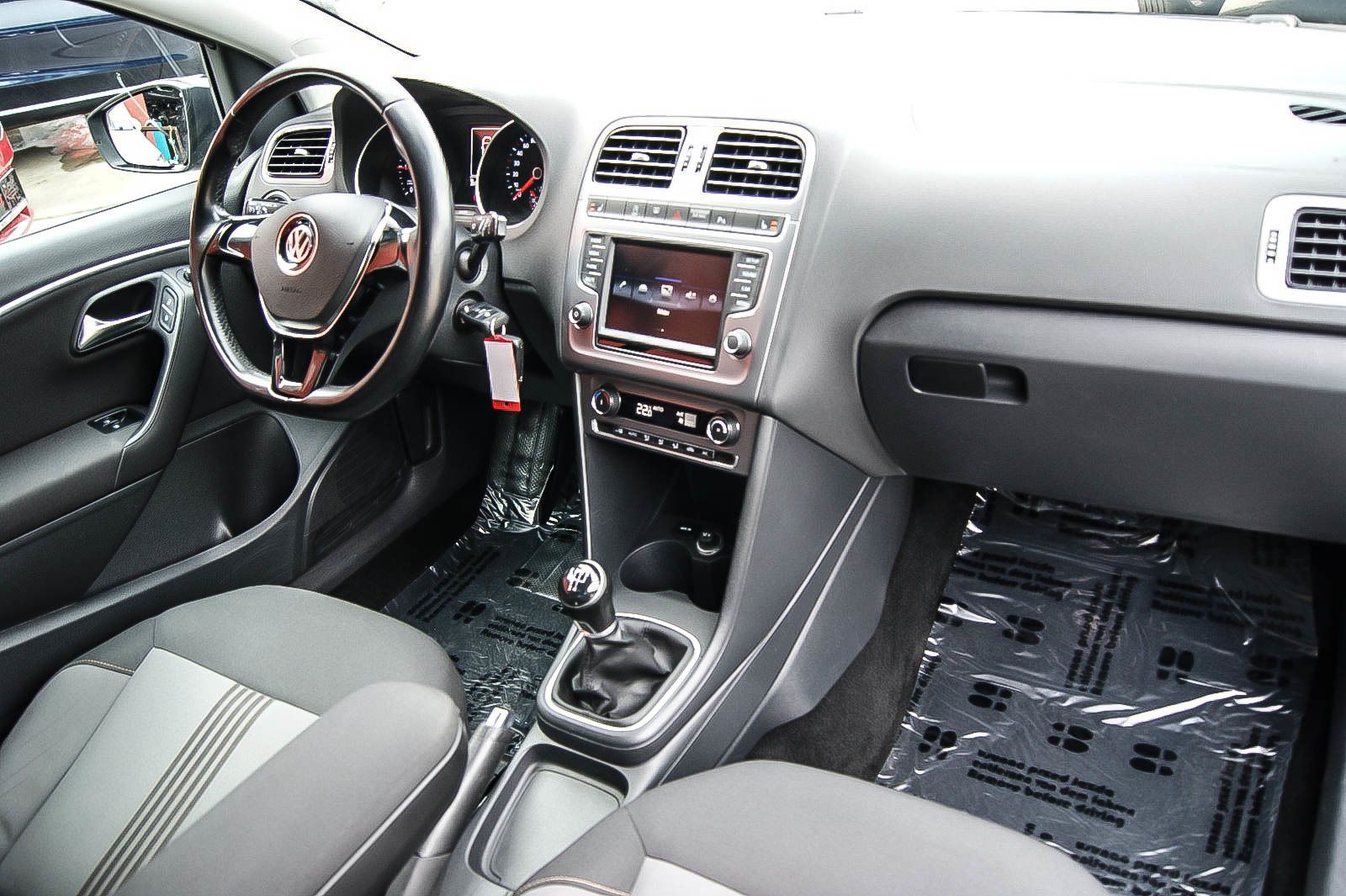 Fahrzeugabbildung Volkswagen Polo V 14TDI Allstar KLIMAAUTOMATIK TEMPOMAT PDC