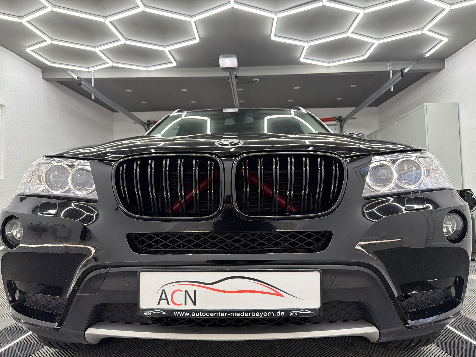 Fahrzeugabbildung BMW X3 sDrive 18 d/XENON/HuD/PANO/AHK/NAVI PROF.