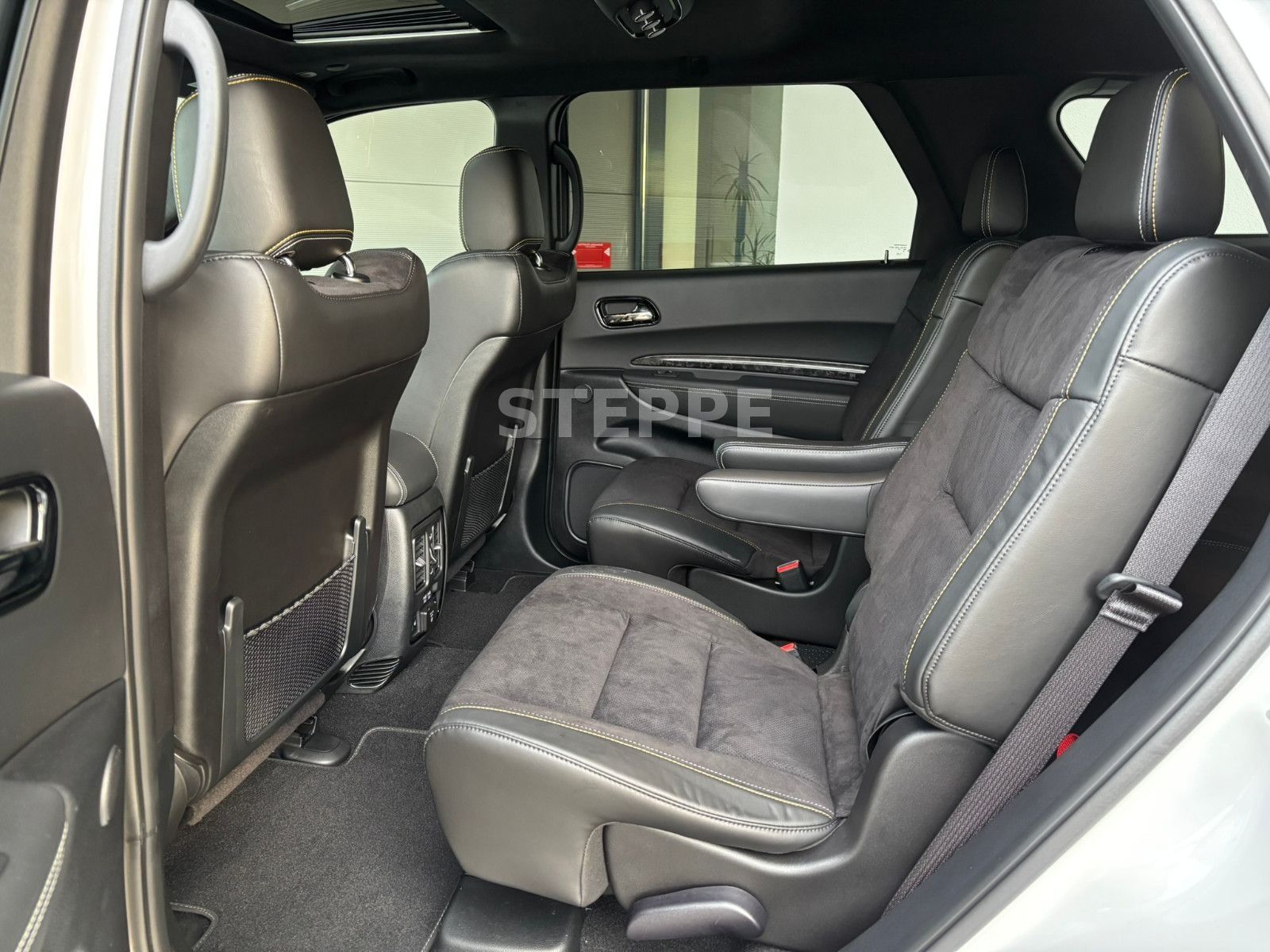 Dodge Durango SRT AWD 6,4 V8  AlcHEMY 6 Sitzer