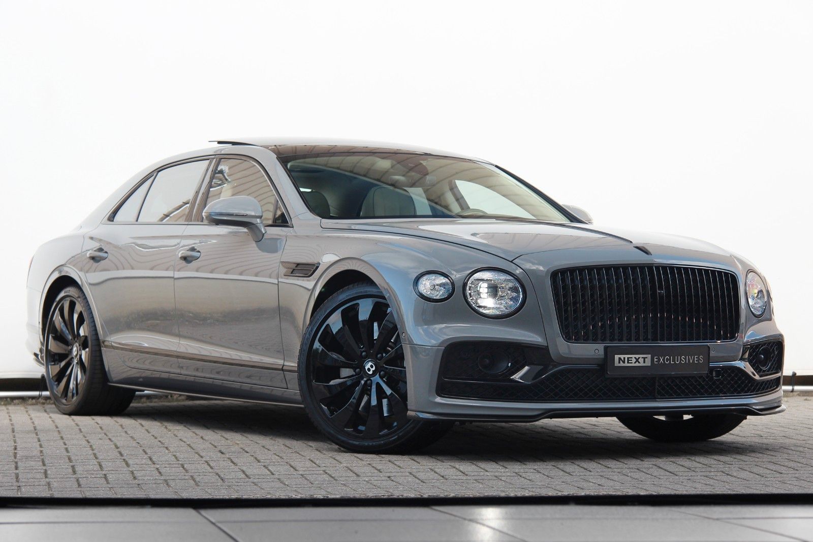 Bentley Flying Spur Hybrid Blackline Mulliner Touring imagem 2
