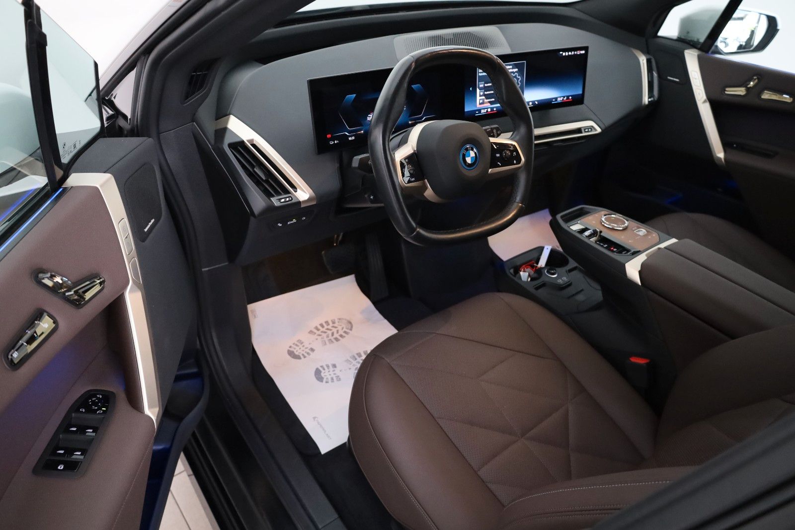 Fahrzeugabbildung BMW iX 50 xDrive,Leder,Navi,Laser,360Kamera,Panorama