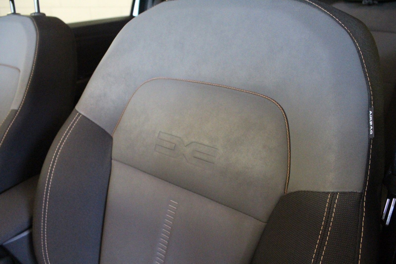 Fahrzeugabbildung Dacia Jogger TCE 110 Extreme+ 5-Sitzer *AHK*