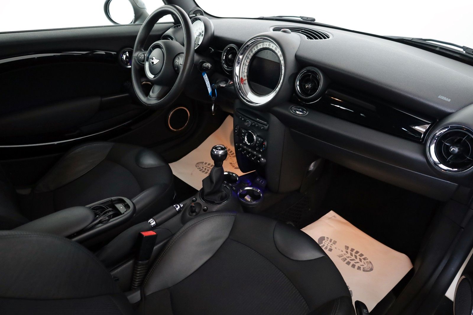 Fahrzeugabbildung MINI Clubman Cooper D T.Leder,Navi,Xenon,PanDach,SH