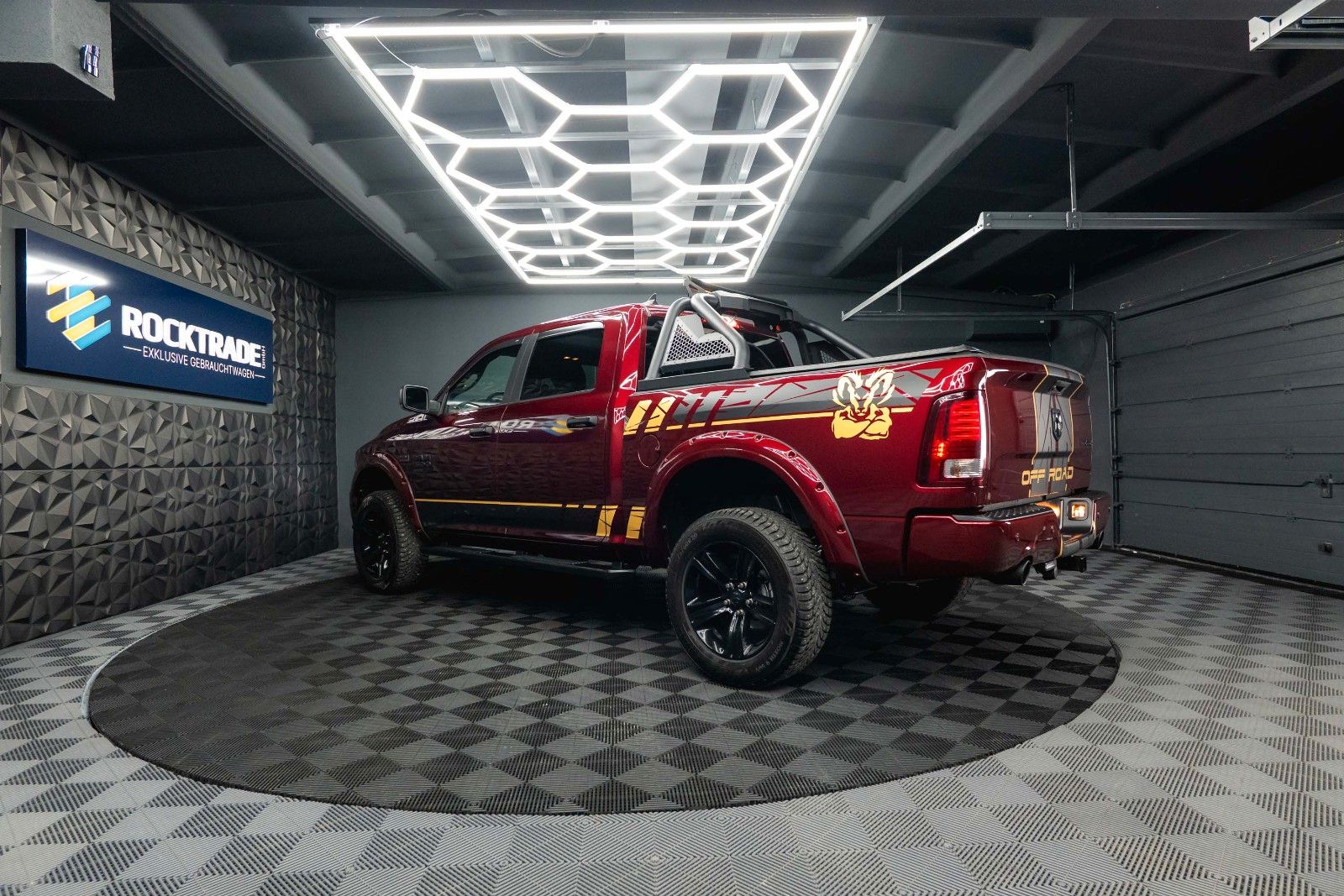 Fahrzeugabbildung Dodge RAM 5.7 V8 HEMI 4x4 OFFROAD Night-Paket *LED*AHK