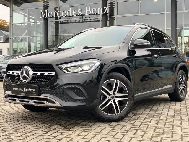 Mercedes-Benz GLA 180 Progressive LED MBUX High-End Metallic