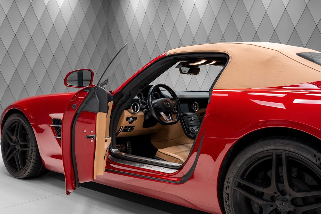SLS AMG 6.2 V8 Roadster RED/BROWN CARBON - Bild 10