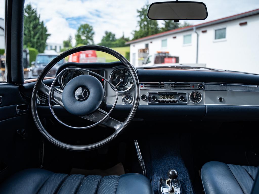 Mercedes-Benz SL 280