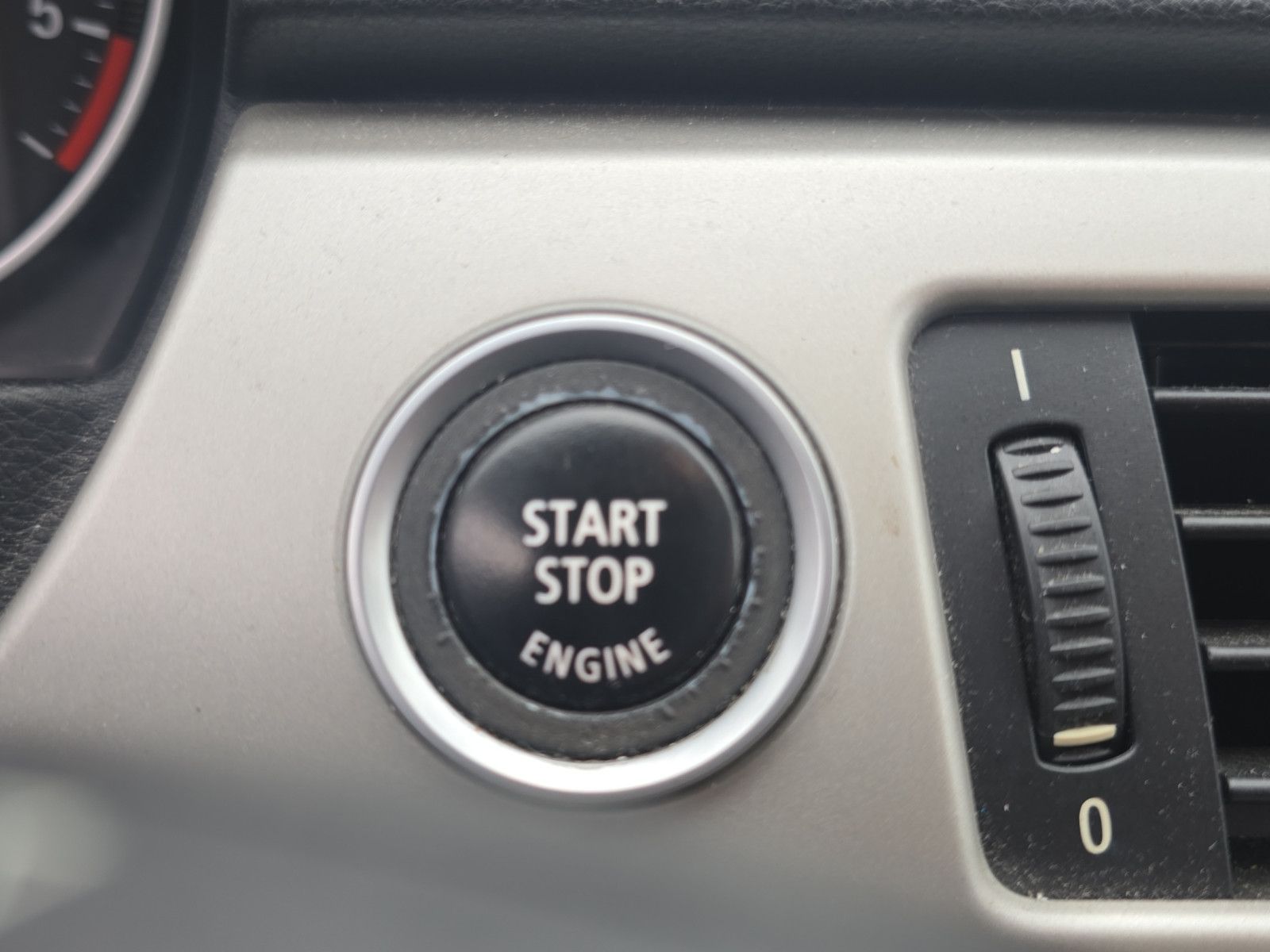 Fahrzeugabbildung BMW 325 DIESEL + NAVIGATION + TEMPOMAT + SITZHEIZUNG