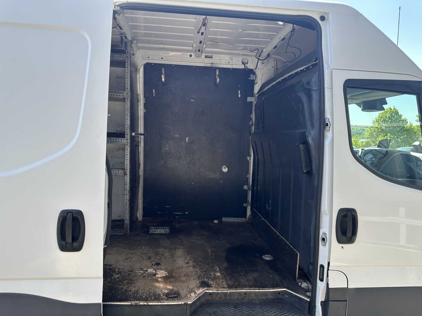 Fahrzeugabbildung Iveco Daily 50C16 R4.100mm *AHK*Automatik*Ladekran*