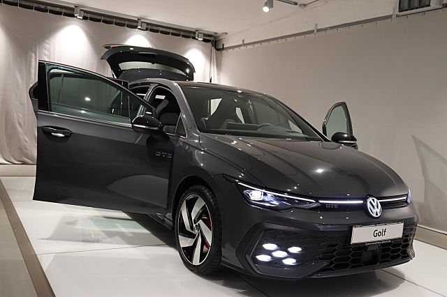 Golf GTE 1.5 DSG BlackStyle AHK Winterr. PANO KA