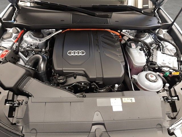 Fahrzeugabbildung Audi A6 Avant S line 55TFSIe HeadUp AHK StdHz Matrix