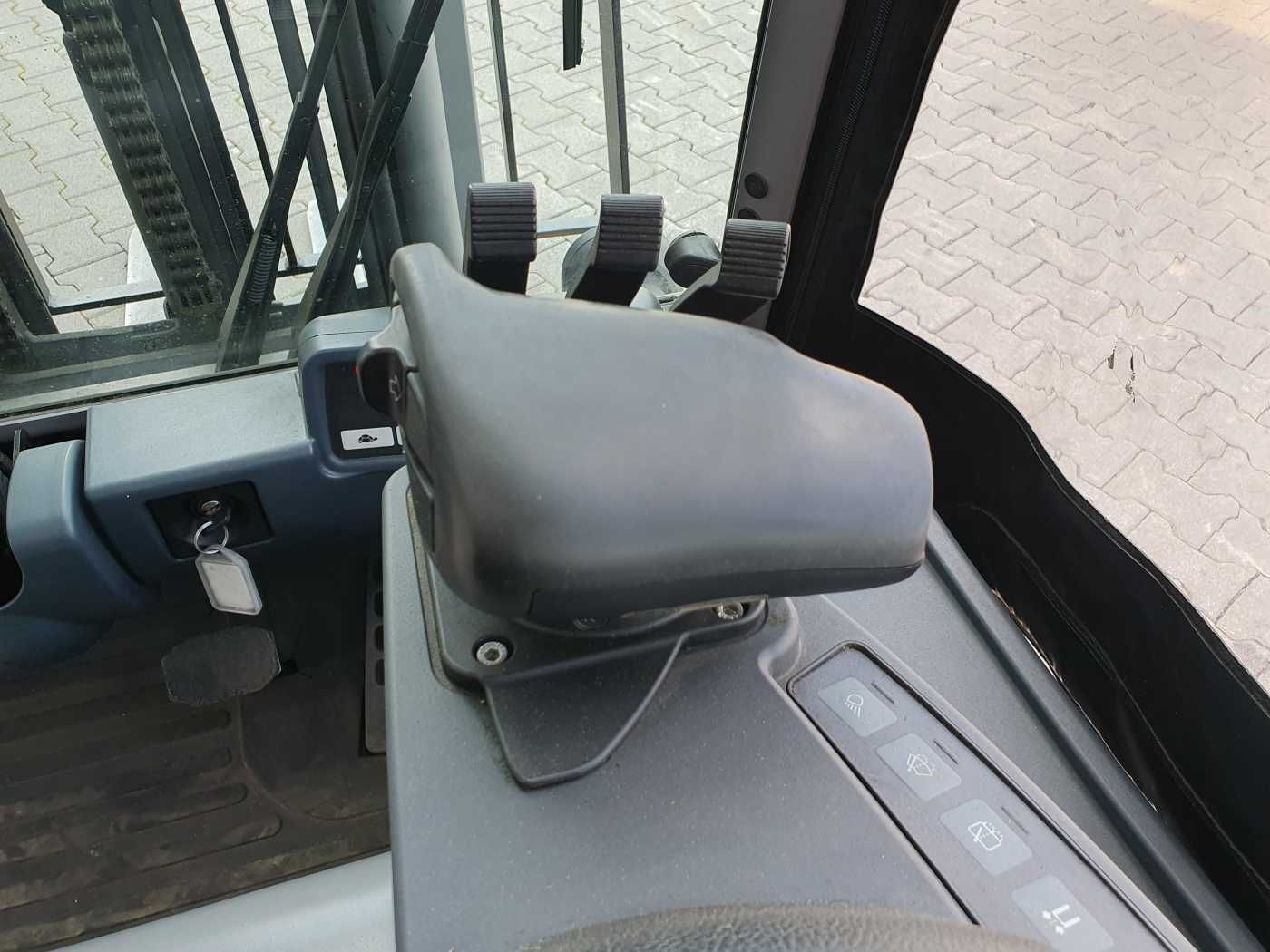 Fahrzeugabbildung Jungheinrich EFG 215 / Triplex 4.25m / SS / nur 1.680h / 2021