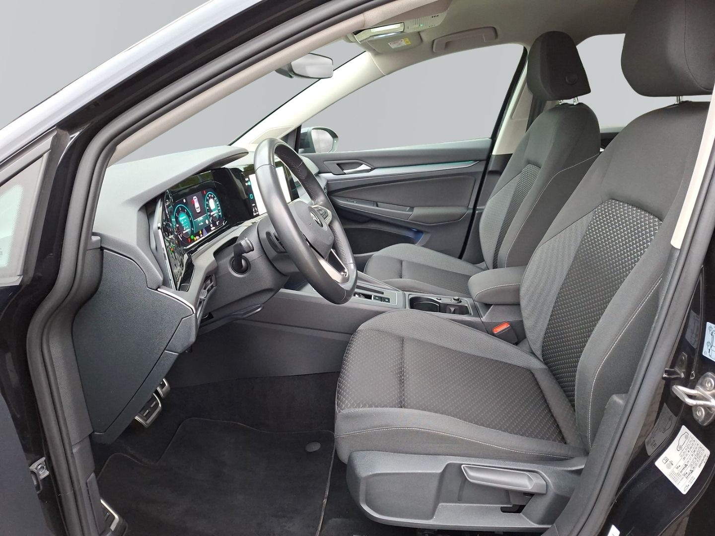 Golf VIII 2.0 TDI DSG Active *AHK*ACC*NAVI*KAMER