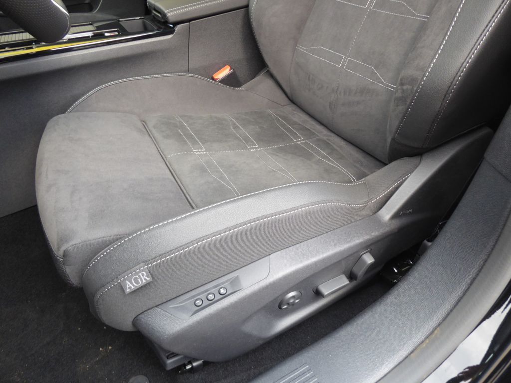 Fahrzeugabbildung Opel Astra Sports Tourer 1.2 Turbo Automatik Ultimate