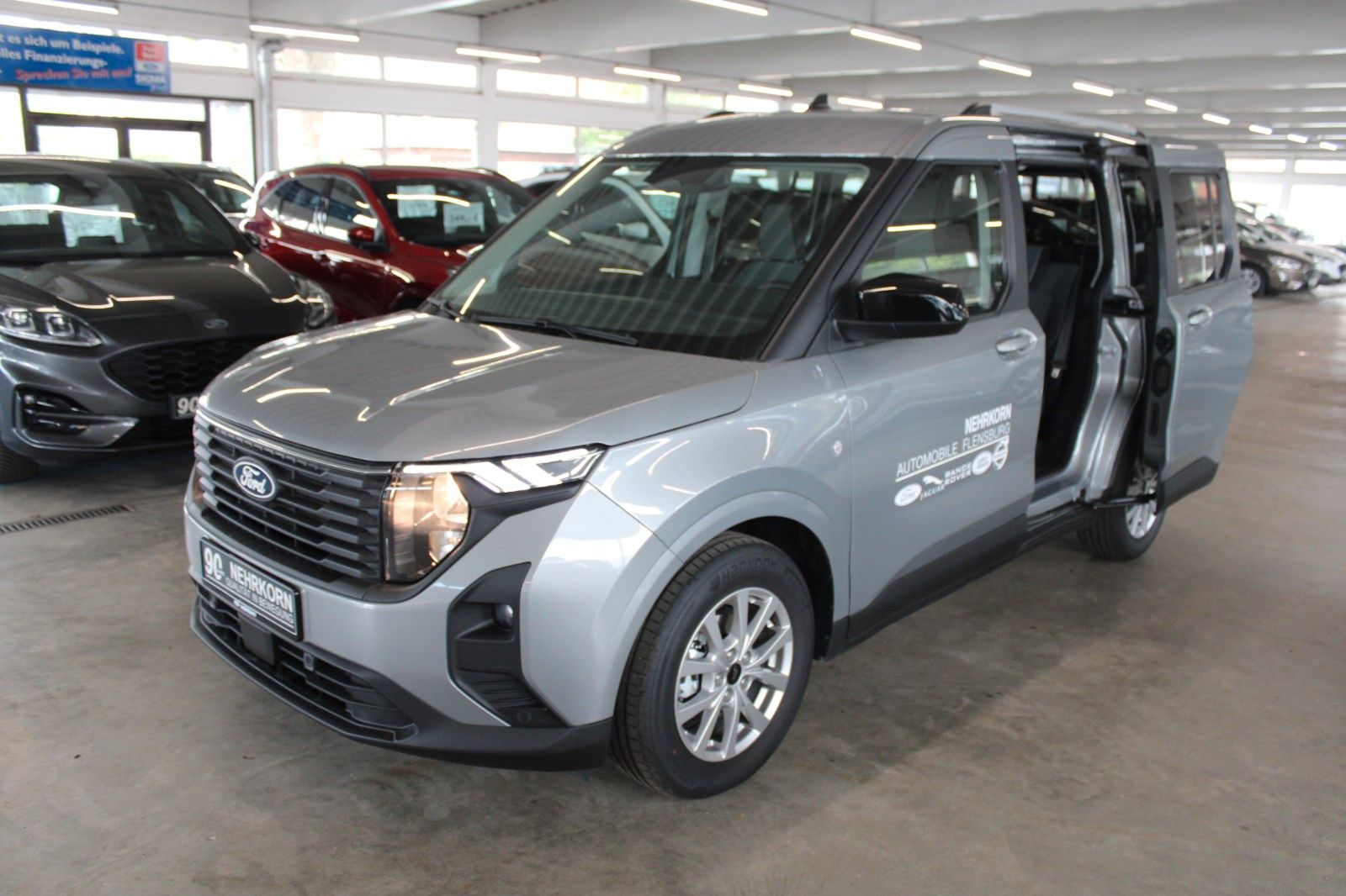 Fahrzeugabbildung Ford Tourneo Courier Titanium Kamera WinterPaket2 uvm