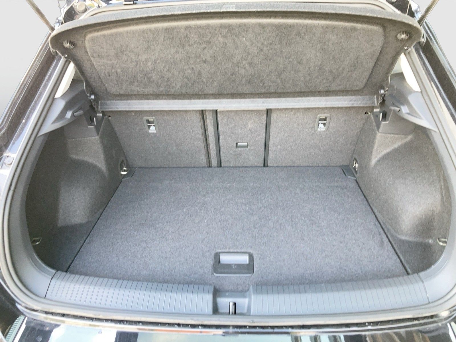 Fahrzeugabbildung Volkswagen T-Roc TSI Goal DSG LEDplus Navi AID ACC SHZ Park
