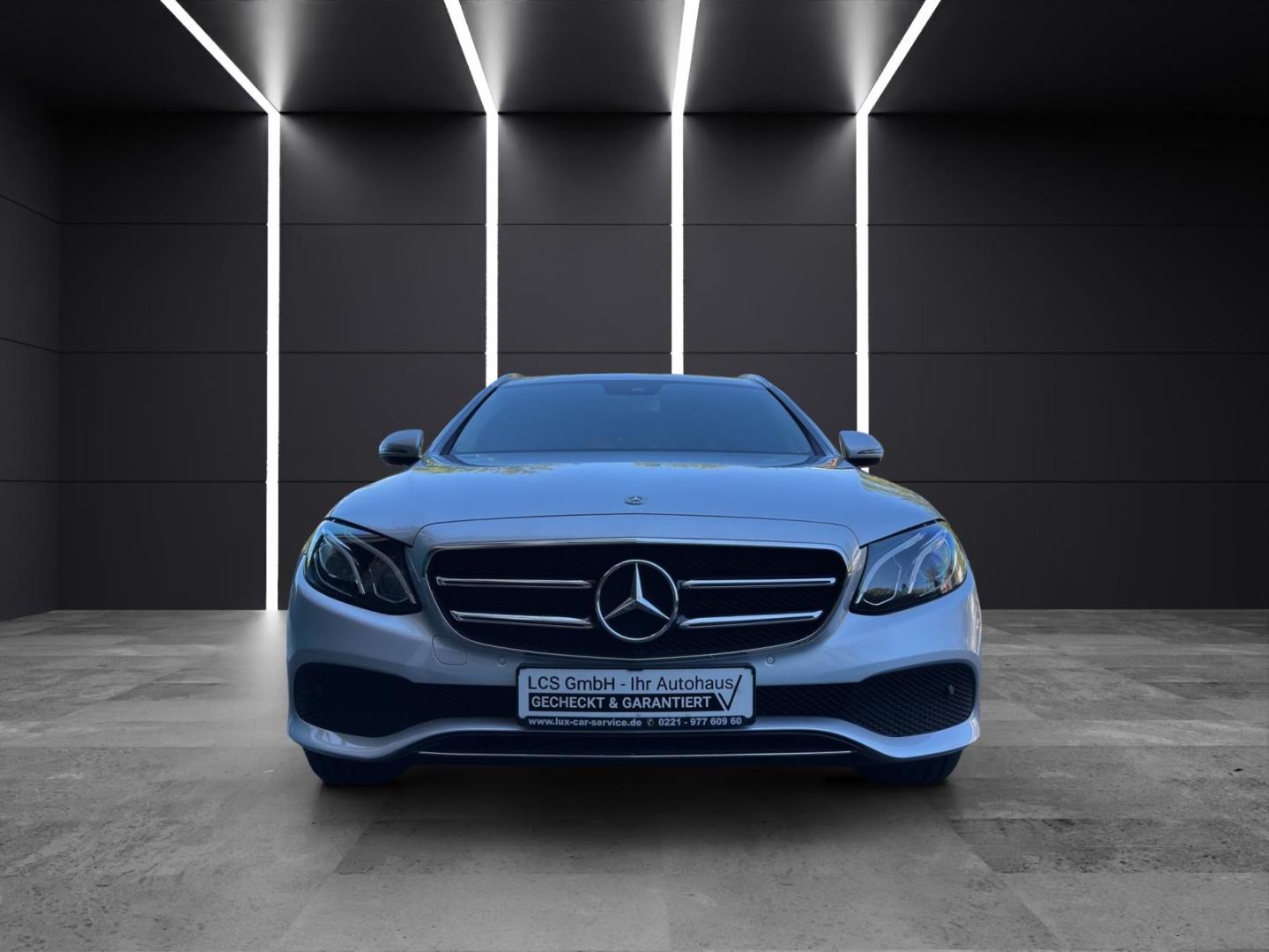 Mercedes-Benz E 220 d T Avantgarde MBUX COMAND Kamera LED Appl