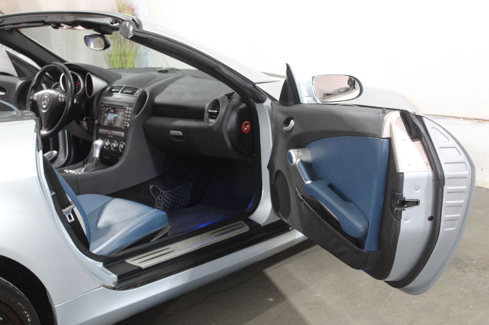 MERCEDES-BENZ 350 SLK V6 Roadster Cabrio DAB+SHZ Nackenheizung