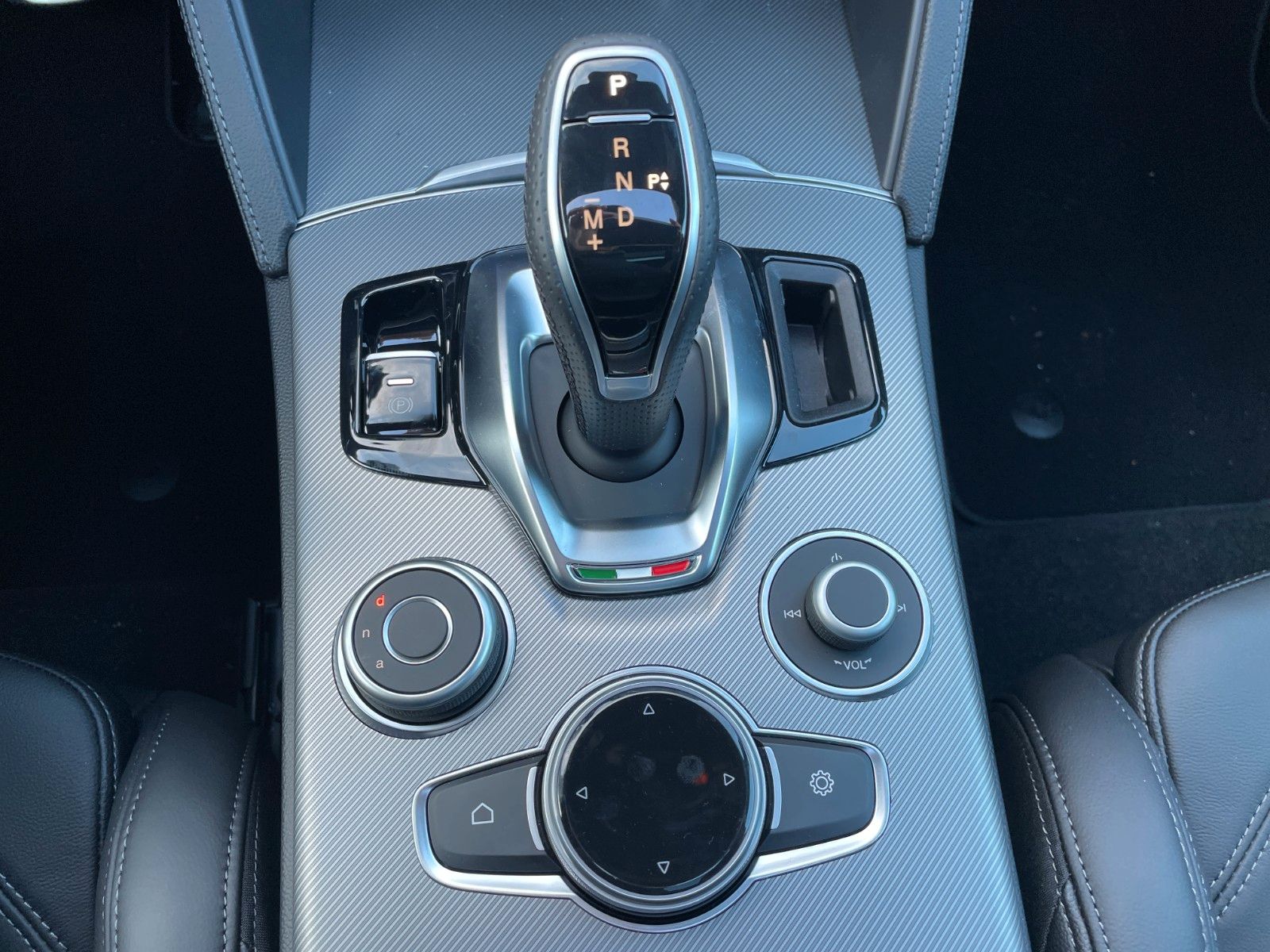 Alfa Romeo Stelvio - Bild 27