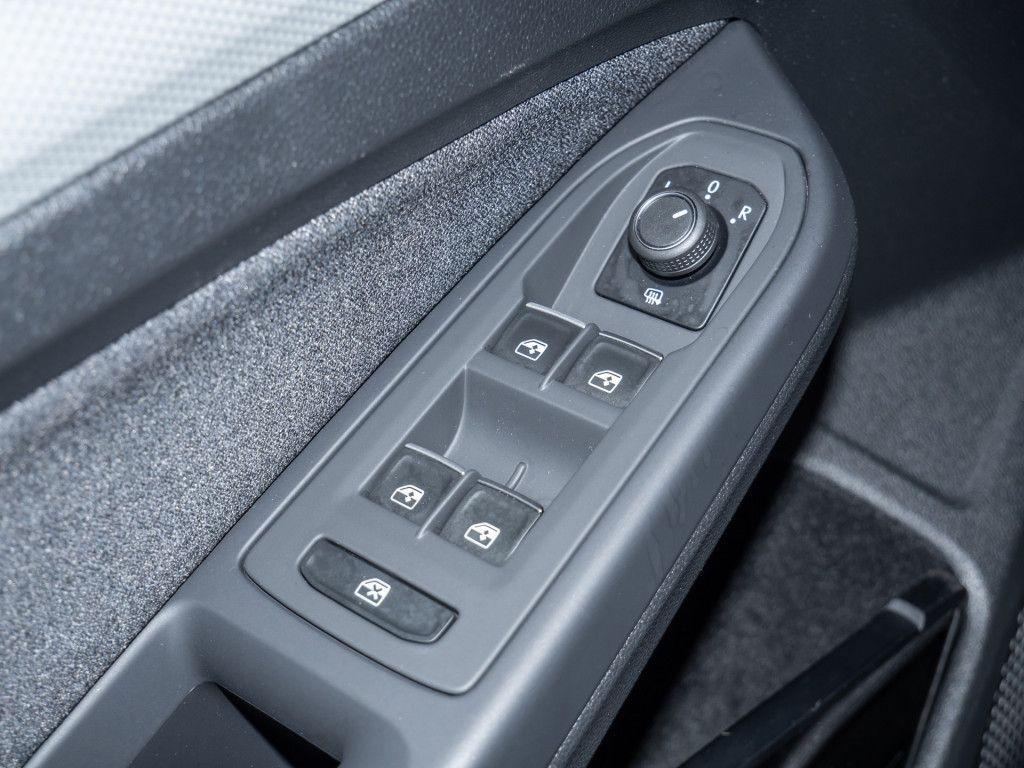 Volkswagen Golf VIII 1.0 eTSI Move LED APP LaneAssist SHZ, миниатюра 19
