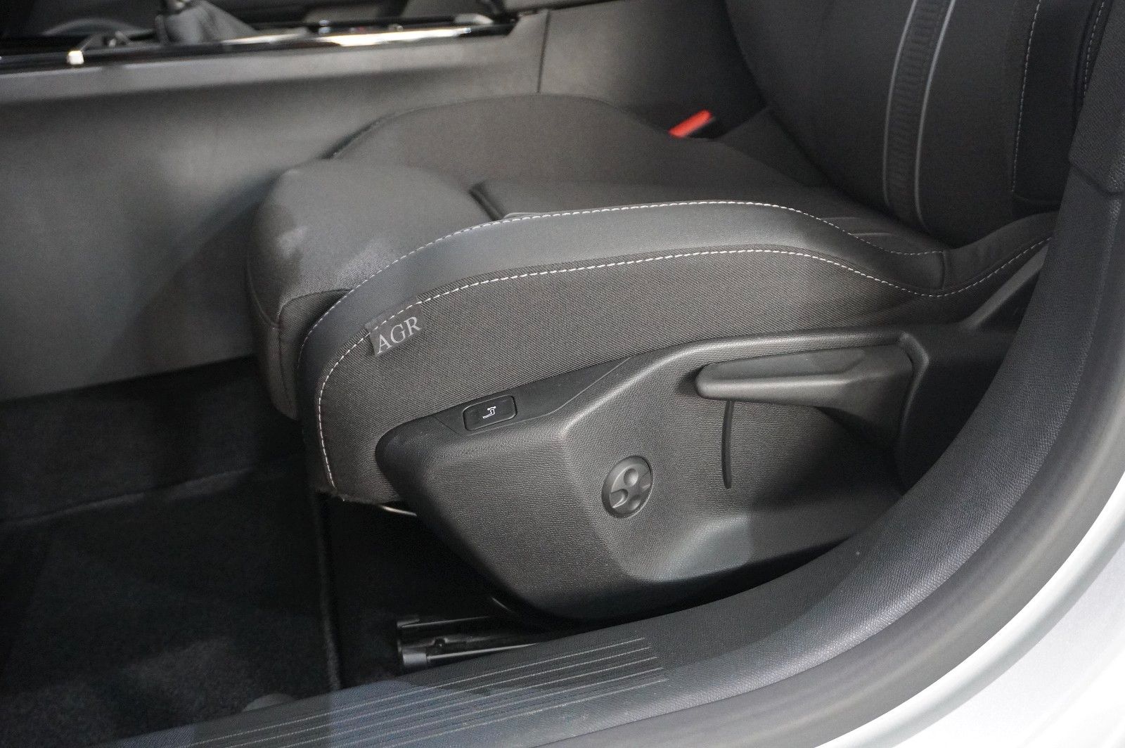 Fahrzeugabbildung Opel Astra L Lim. 1.2T GS SPORT NAVI/LED/360°/HUD/DAB