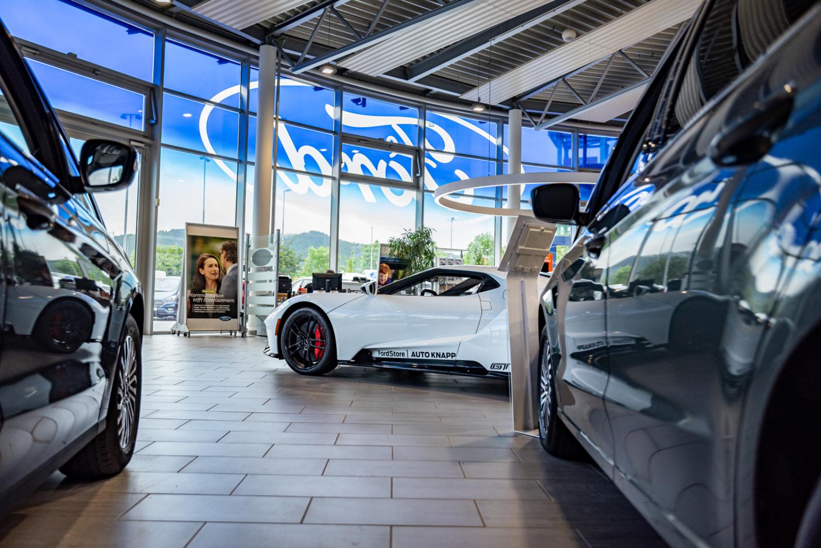 showroom-image-bottom