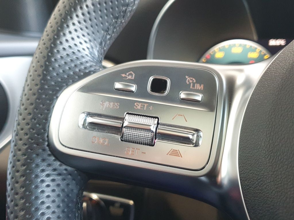 Fahrzeugabbildung Mercedes-Benz GLC 300 de 4MATIC AMG*Night*LED*Pano*PDC*360*AHK