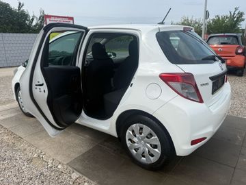 Toyota Yaris - 8