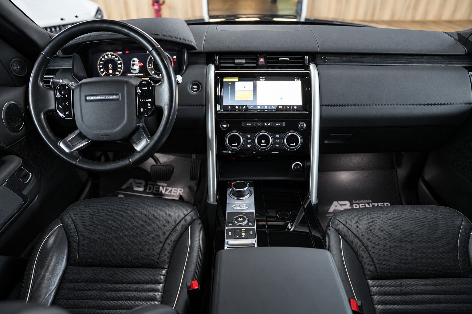 Fahrzeugabbildung Land Rover Discovery HSE V6 *7-Sitz*Panorama*HUD*Meridian*
