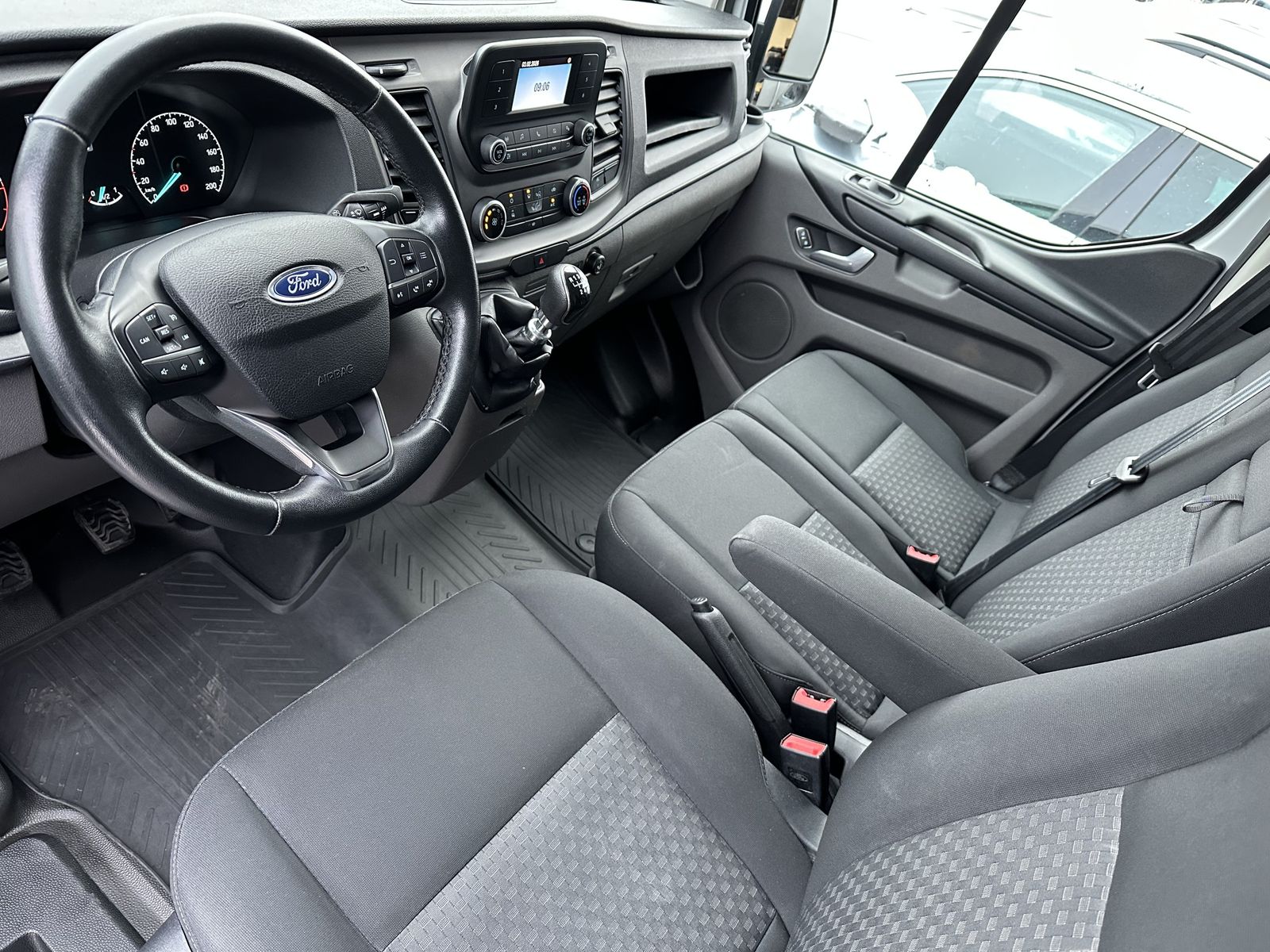 Fahrzeugabbildung Ford Transit Custom 300 L2H1 KAMERA+SICHT-PAKET+PP