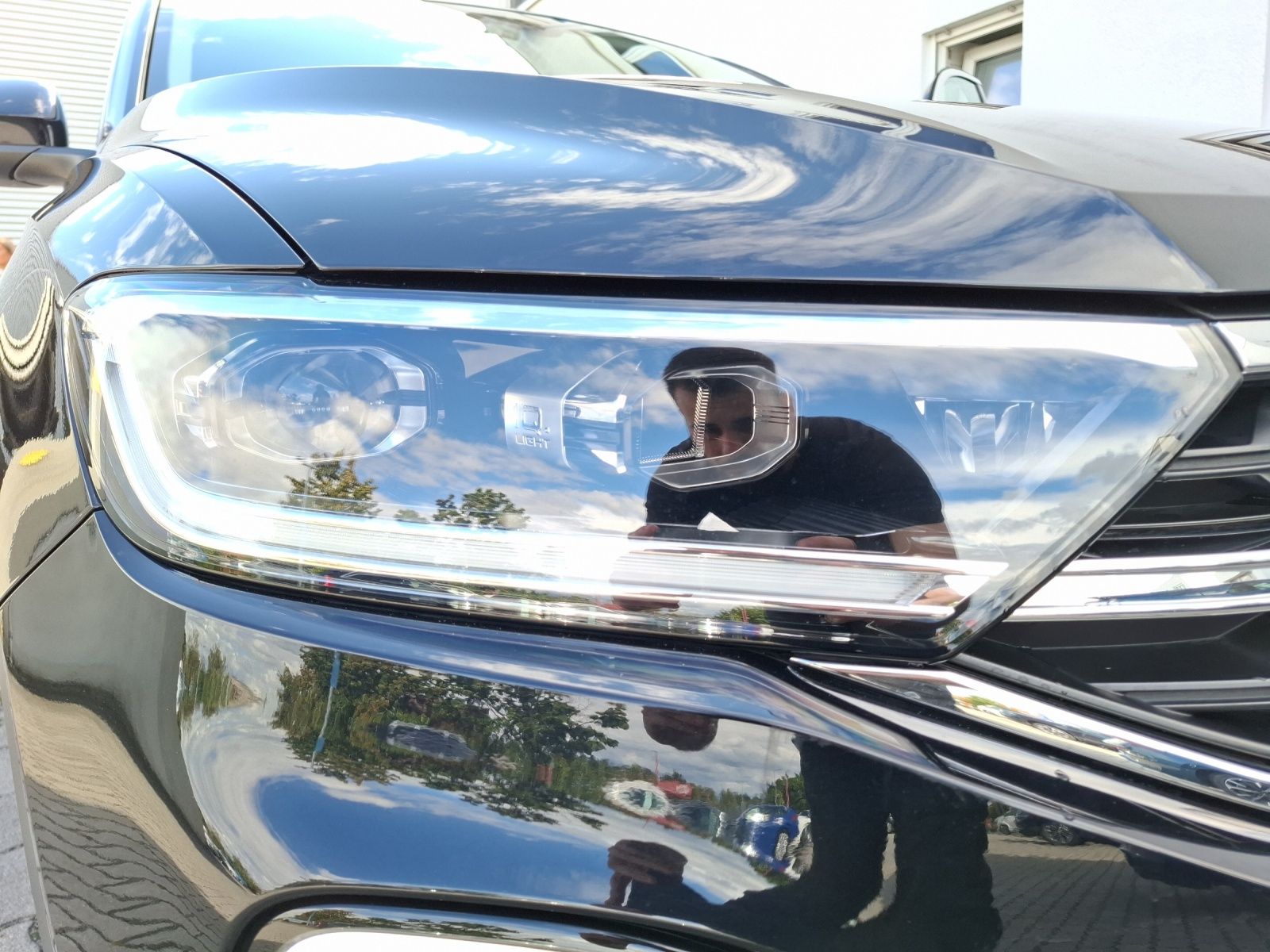 Fahrzeugabbildung Volkswagen T-Roc TSI Style LED Navi AID ACC Park-Assist SH