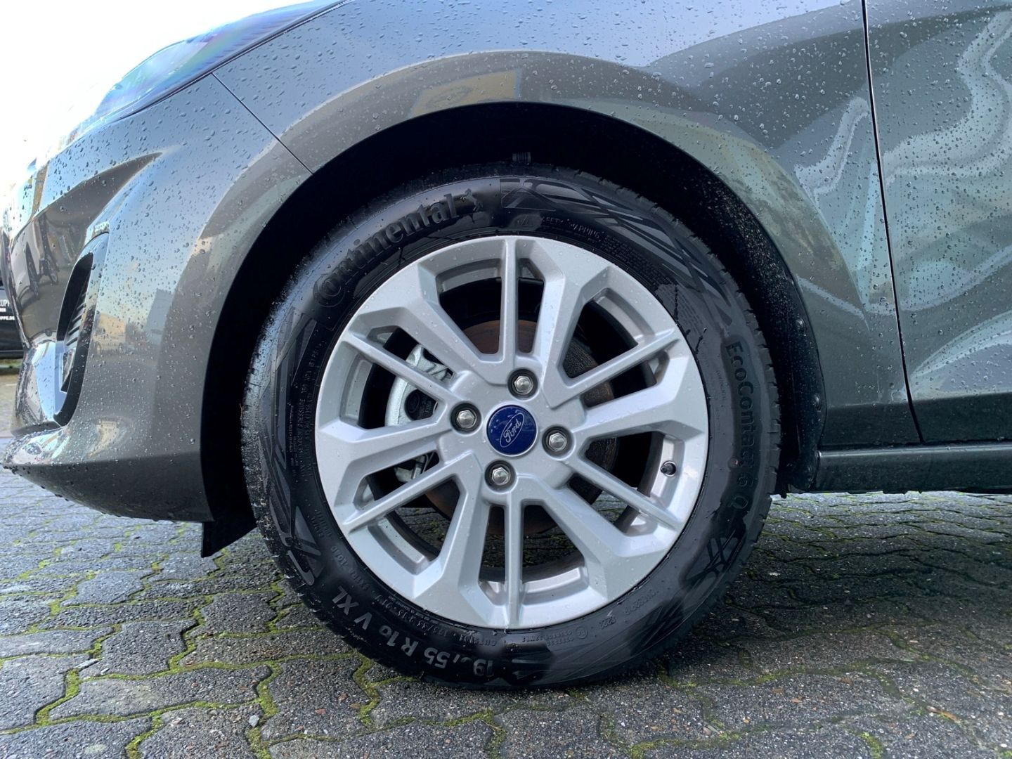 Fahrzeugabbildung Ford Fiesta Titanium 1.0 EcoBoost, Sitzheizung, Lenkr