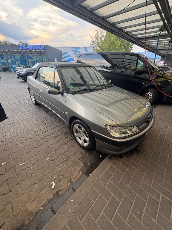 Peugeot 306