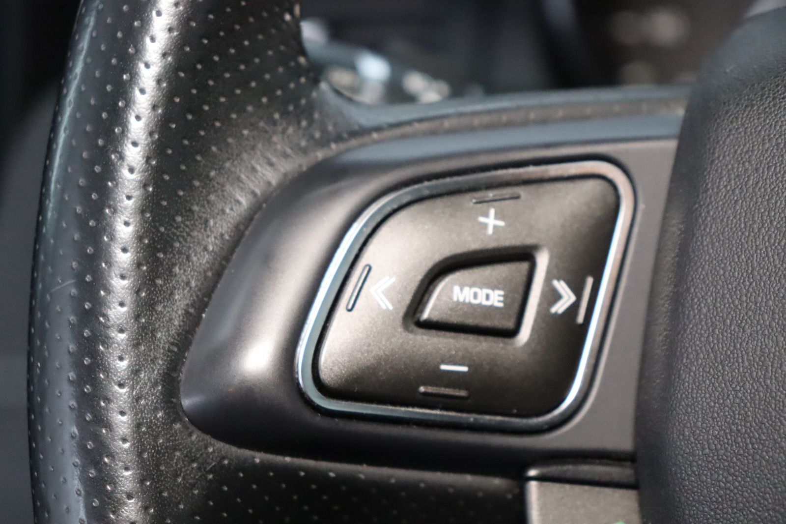 Fahrzeugabbildung Land Rover Range Rover Evoque 2.0 i4D HSE Dynamic