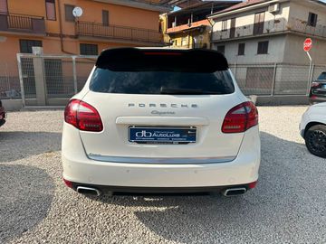 Porsche Cayenne - 7