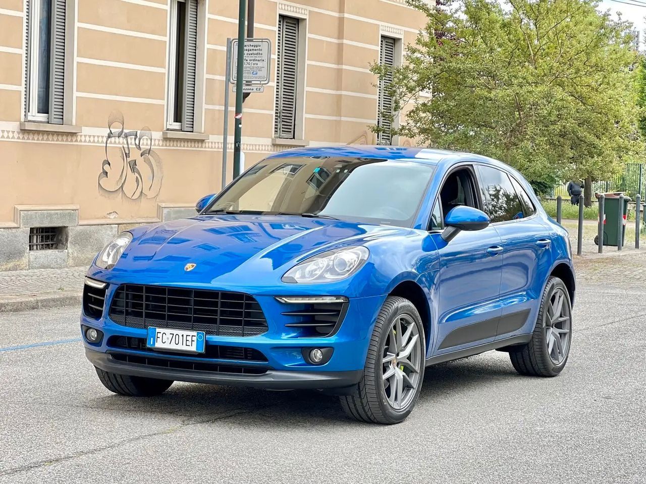 PORSCHE Macan