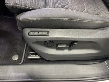 Fahrzeugverkauf 12 Skoda Kodiaq 1.5 TSI Selection AHK+Panodach+Matrix