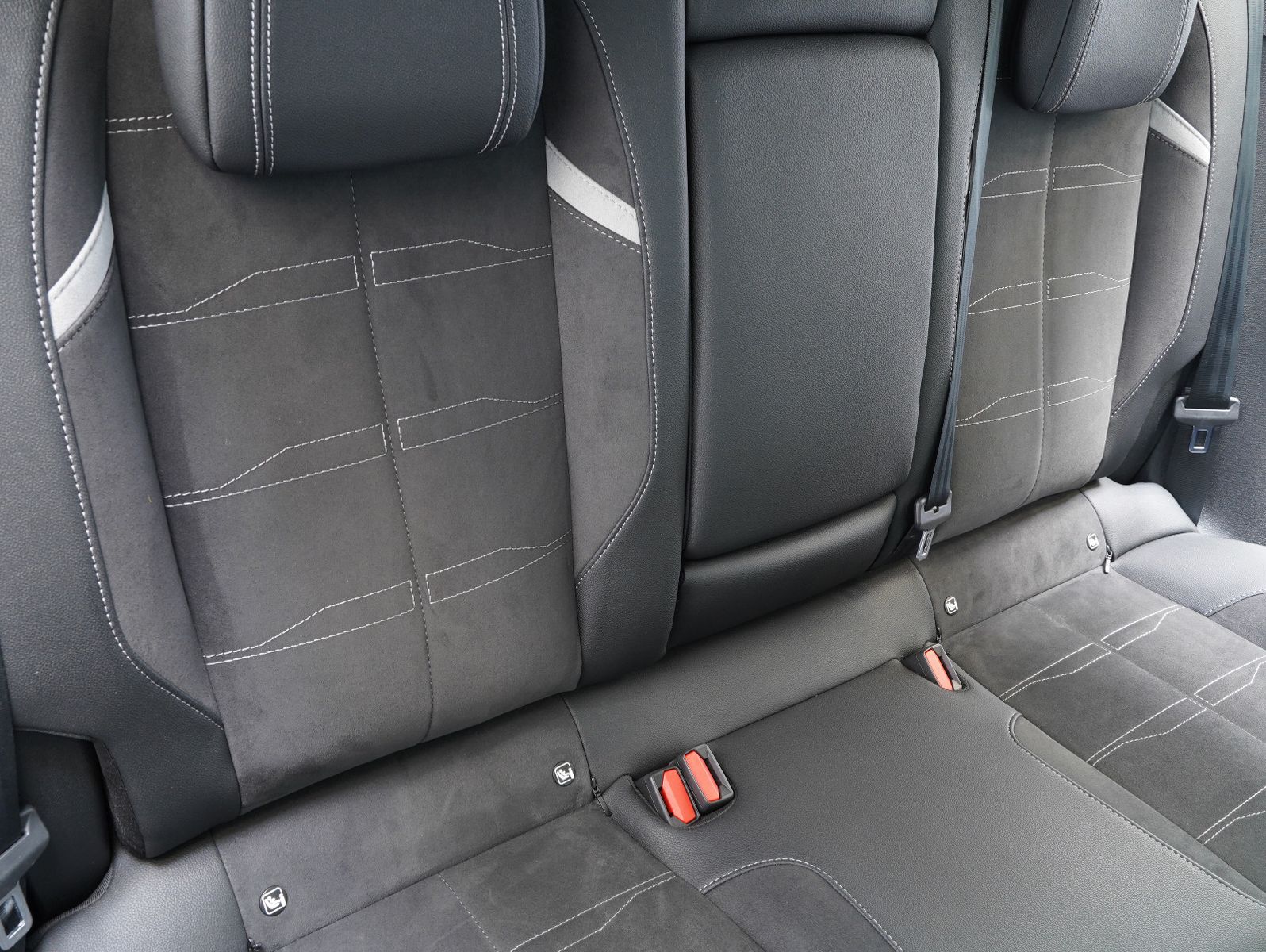 Fahrzeugabbildung Opel Astra L 1.5 D Sports Tourer GS Line PANO