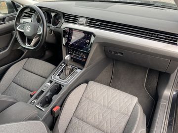 Volkswagen Passat - 12