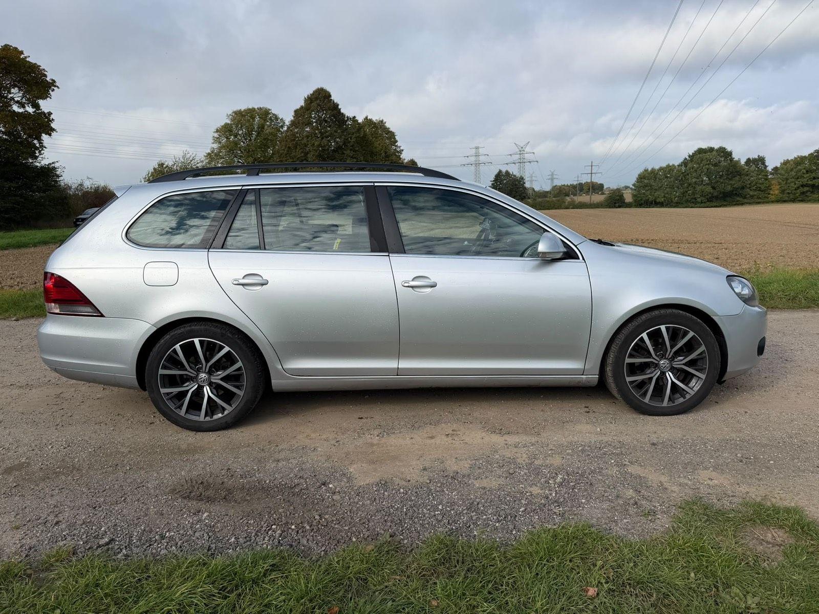 Volkswagen Golf 2011 — engine 103 HP (76kW)