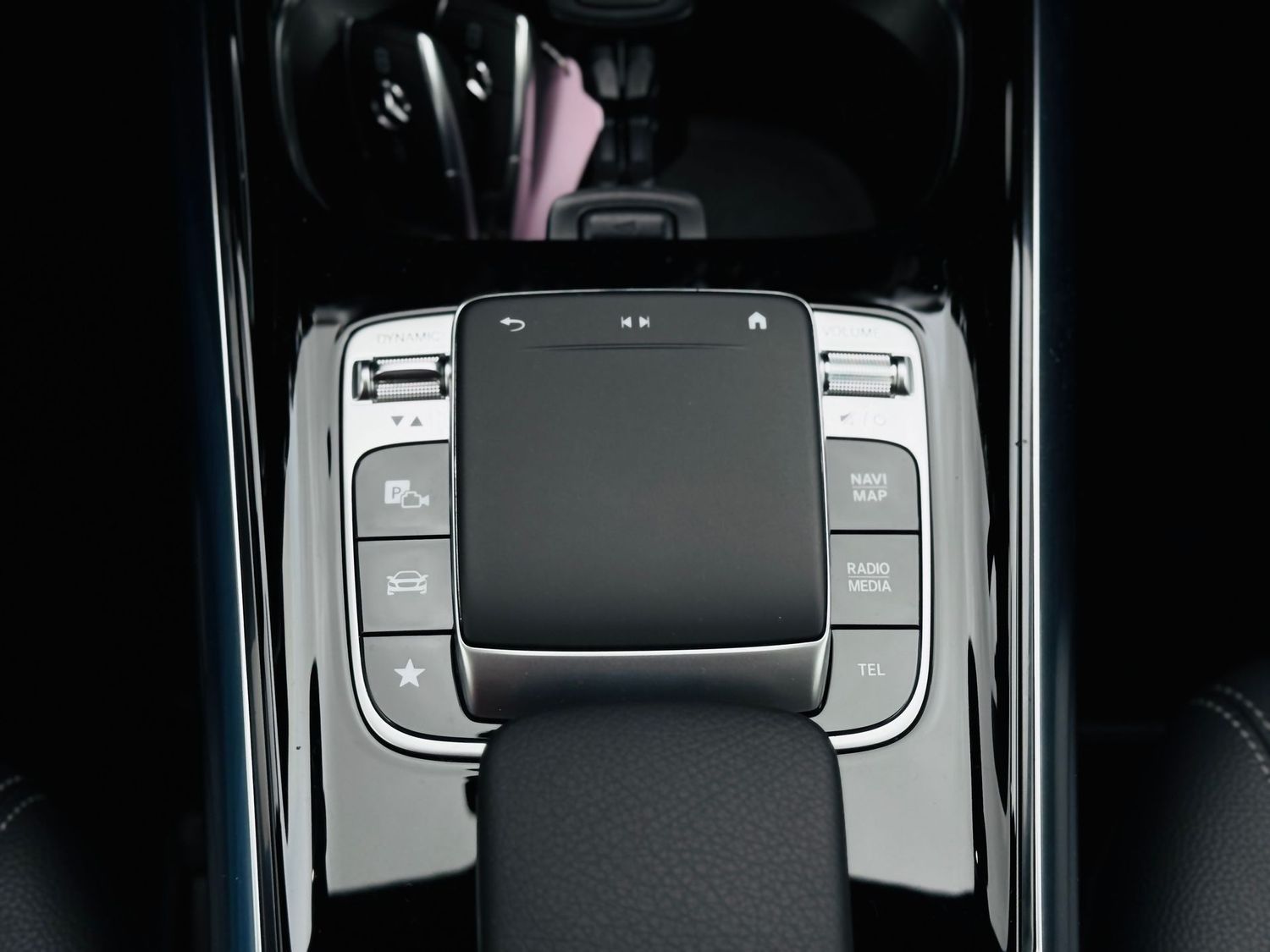 Fahrzeugabbildung Mercedes-Benz B 180 PROGRESSIVE & NIGHT, Automatik, AHK, LED,
