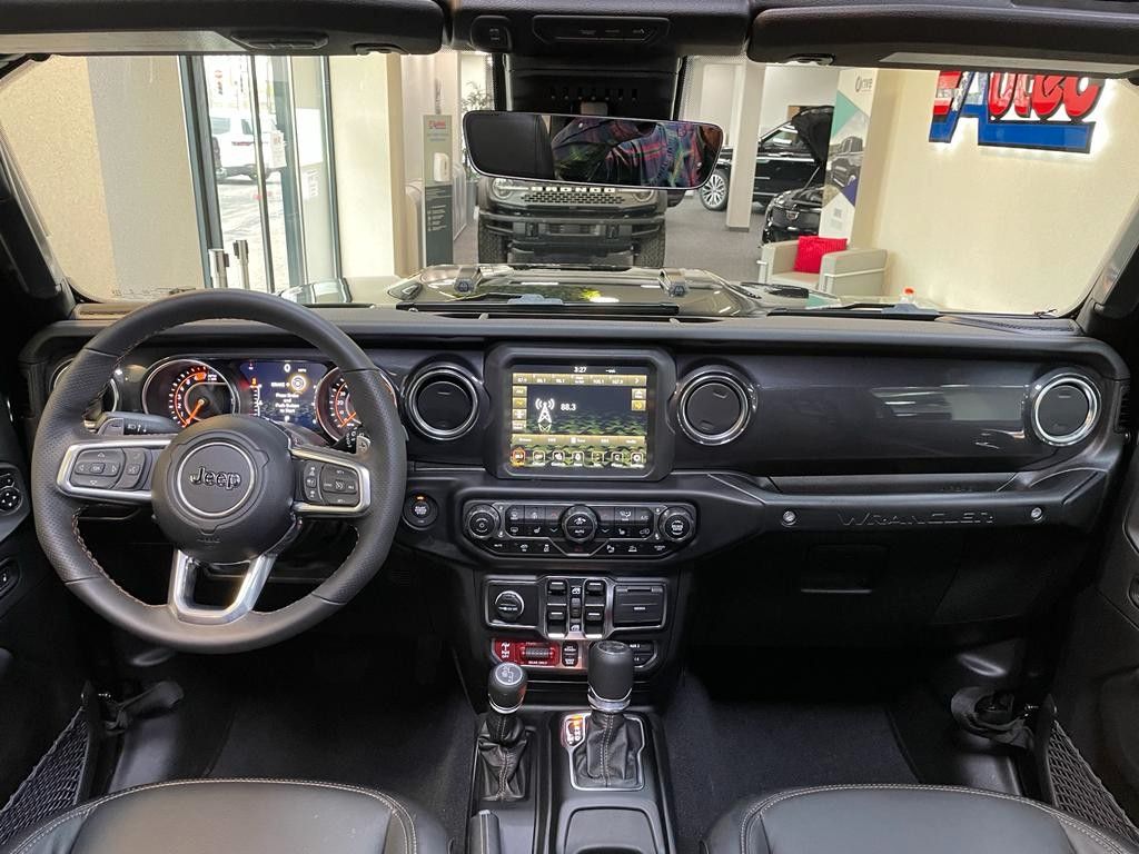 Fahrzeugabbildung Jeep 392 UNLIMITED RUBICON 6.4L-V8 SKY ONE TOP MY 23