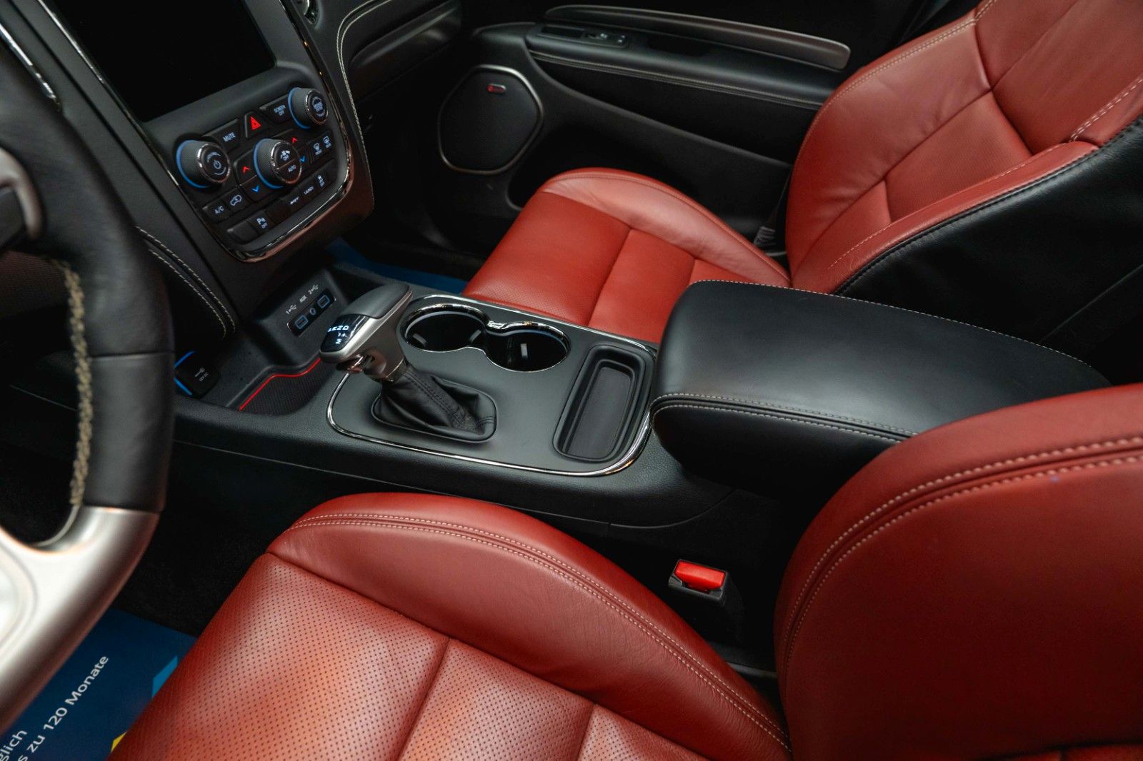 Fahrzeugabbildung Dodge Durango 6.4 V8 SRT Performance 4x4 Night-Paket